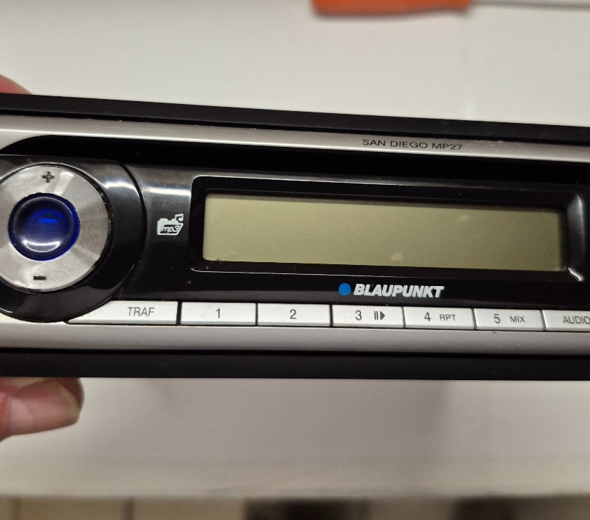 Pièces et services auto Haut-Rhin Kingersheim - 68260 - Photos Vivastreet Autoradio lecteur de CD Blaupunkt