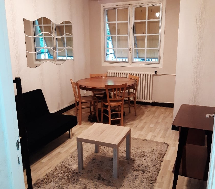 Cusset - Allier — part loue F2 meuble rdc