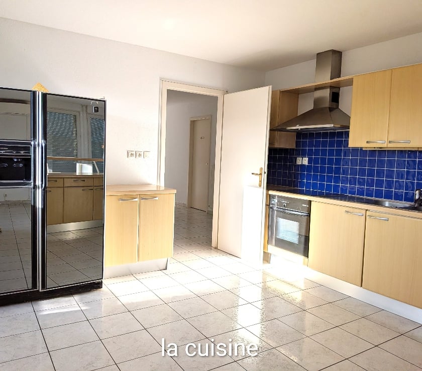 Appartements à vendre Haut-Rhin Mulhouse - Photos Vivastreet Superbe attique 142 m2 + garage ind. fermé + parking privé