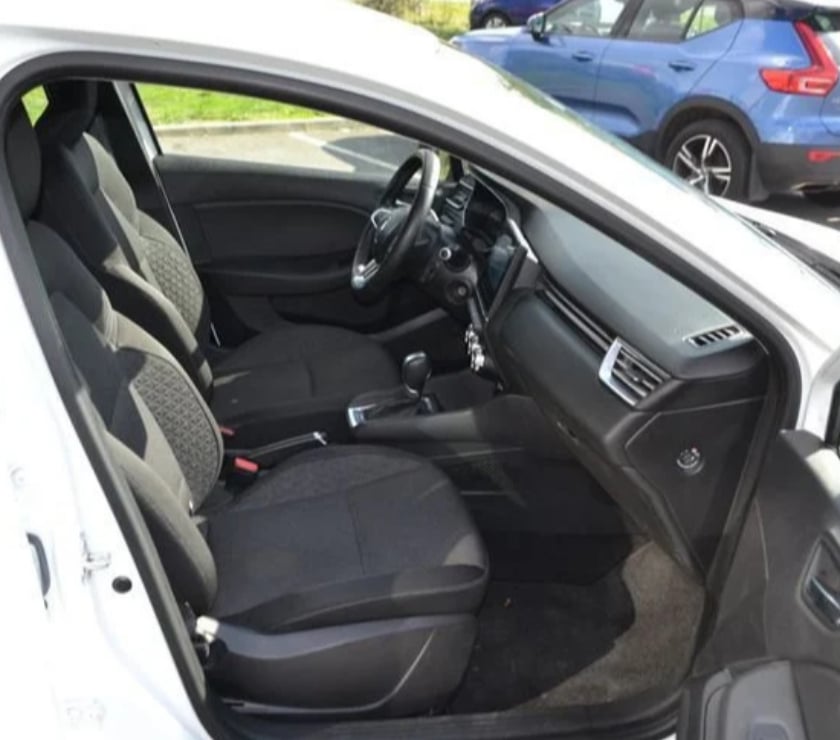 Voiture d'occasion Mayenne Laval - 53000 - Photos Vivastreet Renault Clio 1.6 E-TECH 140CH BUSINESS