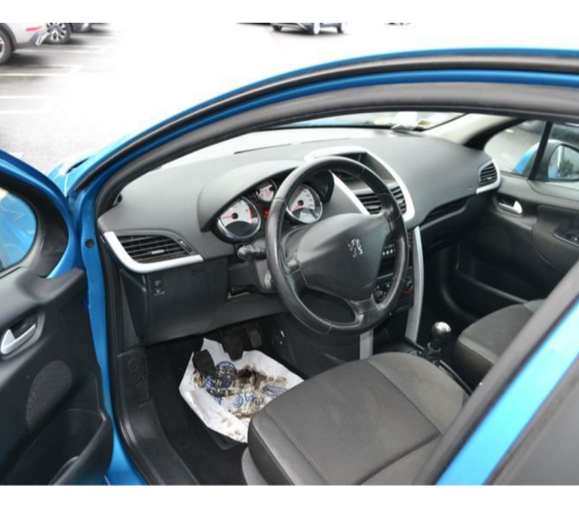 Voiture d'occasion Mayenne Laval - 53000 - Photos Vivastreet Peugeot 207 1.4 HDI FAP ACTIVE 5P