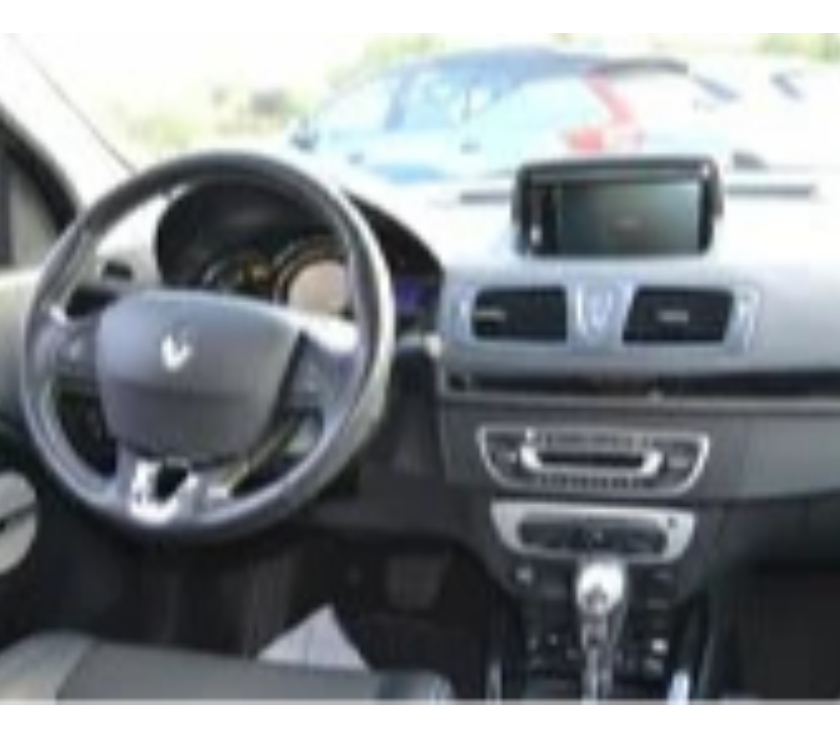 Voiture d'occasion Mayenne Laval - 53000 - Photos Vivastreet Renault Mégane 1.5 DCI 110CH BOSE EDC ECO² 2015