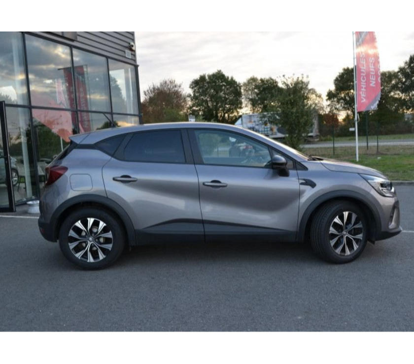 Voiture d'occasion Mayenne Laval - 53000 - Photos Vivastreet Renault Captur 1.0 TCE 90CH EVOLUTION