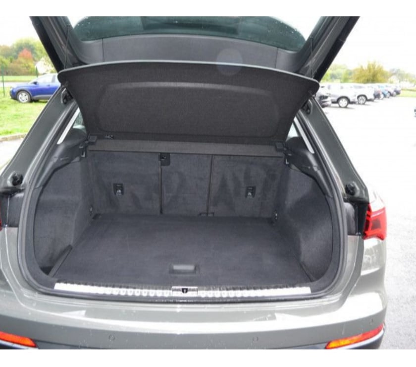 Voiture d'occasion Mayenne Laval - 53000 - Photos Vivastreet Audi Q3 35 TDI 150CH DESIGN LUXE S TRONIC 7