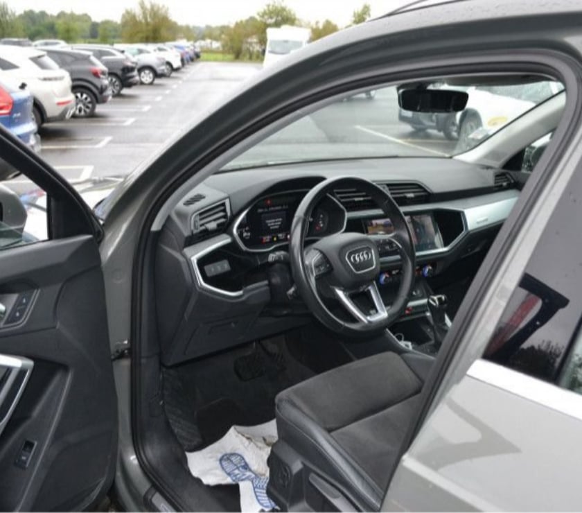Voiture d'occasion Mayenne Laval - 53000 - Photos Vivastreet Audi Q3 35 TDI 150CH DESIGN LUXE S TRONIC 7