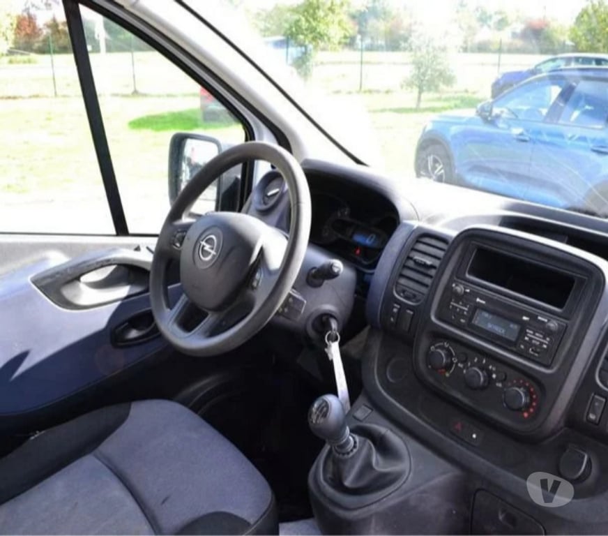 Véhicules commerciaux & utilitaires d'occasion Mayenne Laval - 53000 - Photos Vivastreet Opel Vivaro F2700 L1H1 1.6 CDTI 120