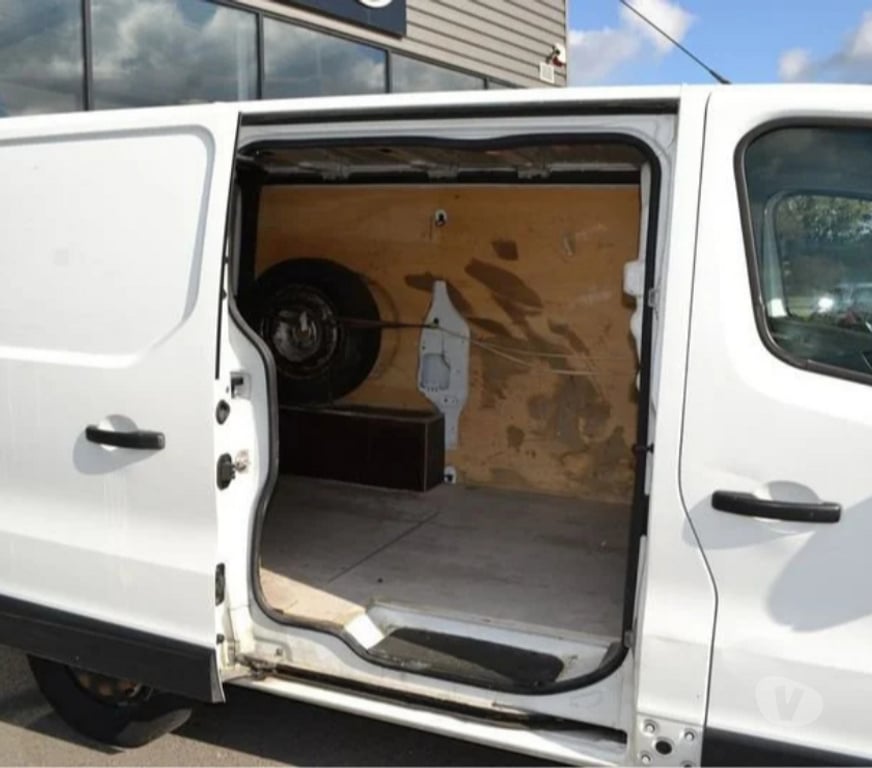 Véhicules commerciaux & utilitaires d'occasion Mayenne Laval - 53000 - Photos Vivastreet Opel Vivaro F2700 L1H1 1.6 CDTI 120