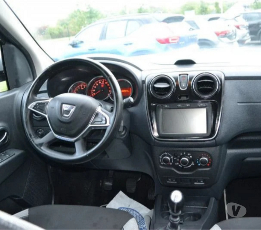 Voiture d'occasion Mayenne Laval - 53000 - Photos Vivastreet Dacia Lodgy 1.5 BLUE DCI 115CH 15 ANS 7 PLACES - 20