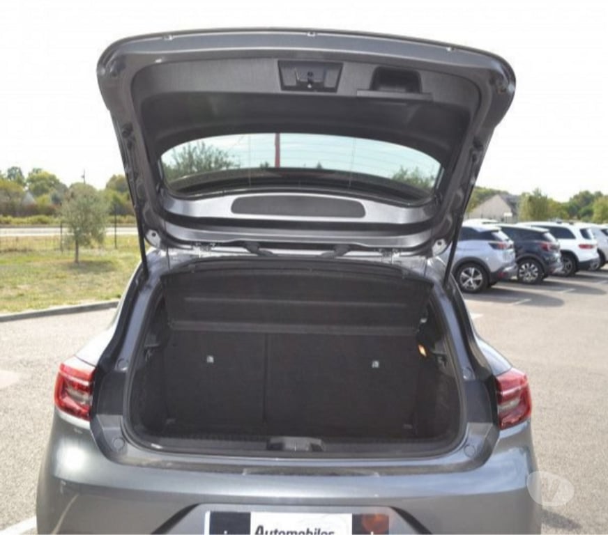 Voiture d'occasion Mayenne Laval - 53000 - Photos Vivastreet Renault Clio 1.0 TCE 90CH EVOLUTION