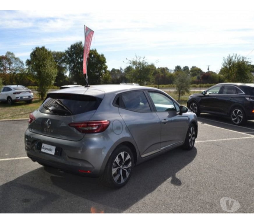 Voiture d'occasion Mayenne Laval - 53000 - Photos Vivastreet Renault Clio 1.0 TCE 90CH EVOLUTION