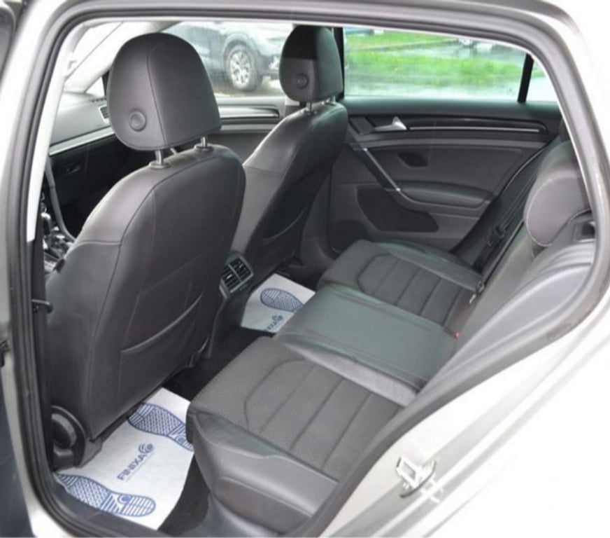 Voiture d'occasion Mayenne Laval - 53000 - Photos Vivastreet Volkswagen Golf 2.0 TDI 150CH BLUEMOTION TECHNOLOGY FAP CARA