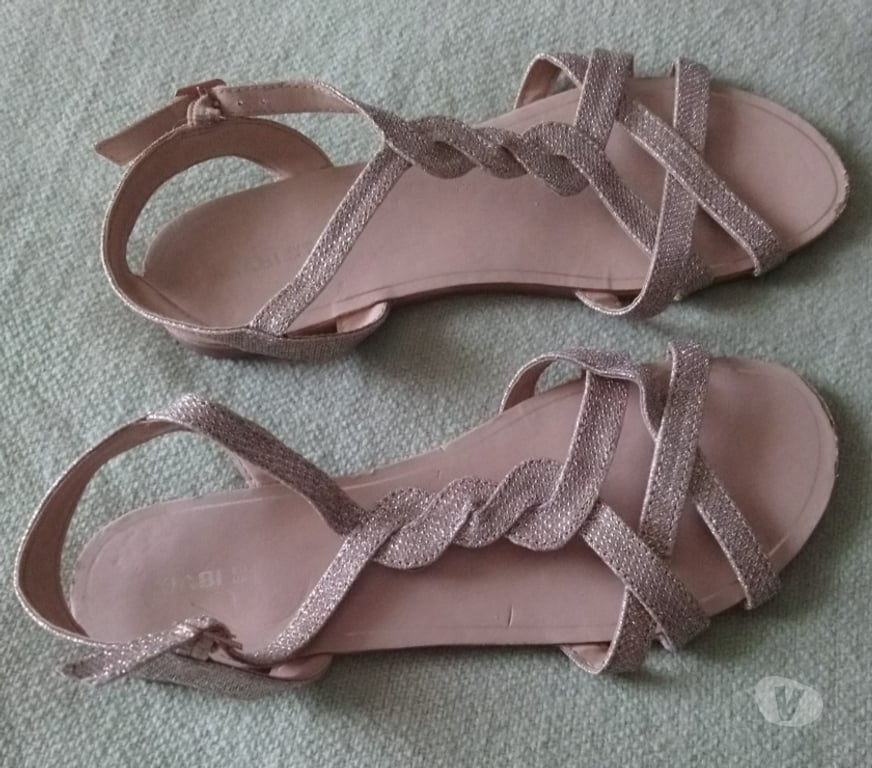 Chaussures Seine-Saint-Denis La Courneuve - 93120 - Photos Vivastreet Sandales nu-pieds