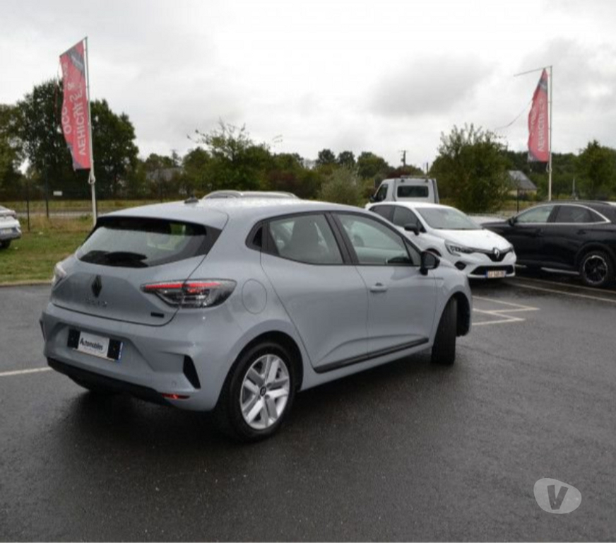 Voiture d'occasion Mayenne Laval - 53000 - Photos Vivastreet Renault Clio Société 1.6 E-TECH 145CHFULL HYBRID EVOLUTION
