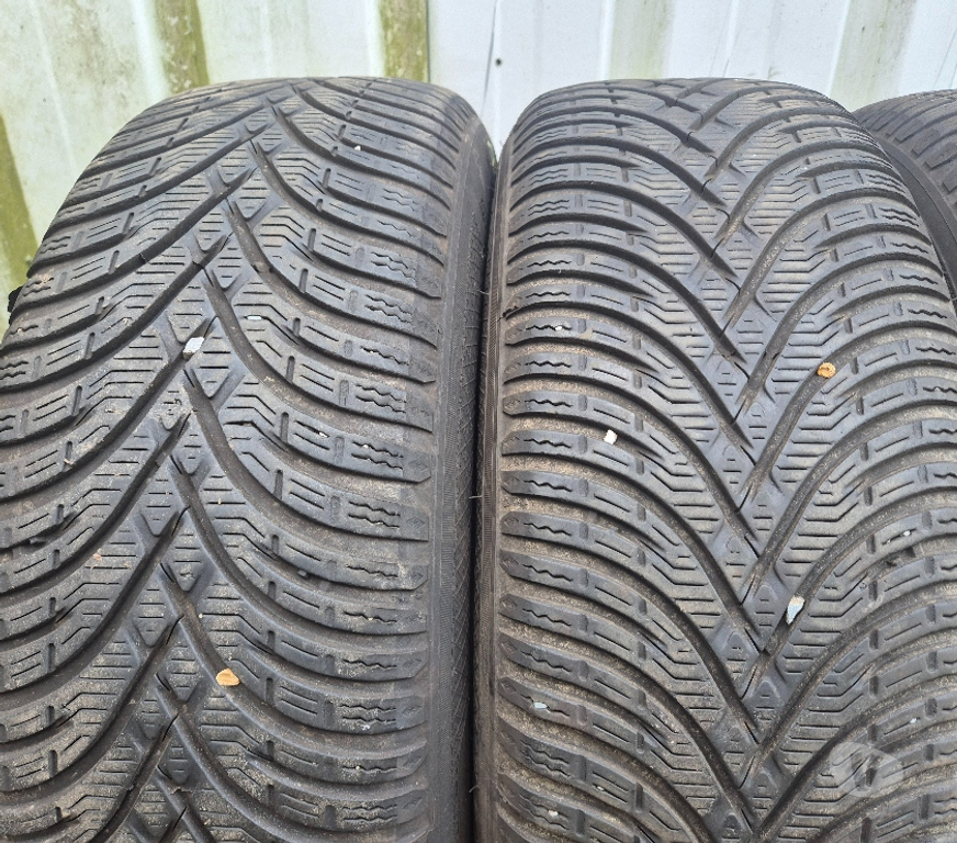 Pièces et services auto Loire St Etienne - Photos Vivastreet 2 ou 4 roues hiver 205 60 16 96H Kleber Renault Scenic
