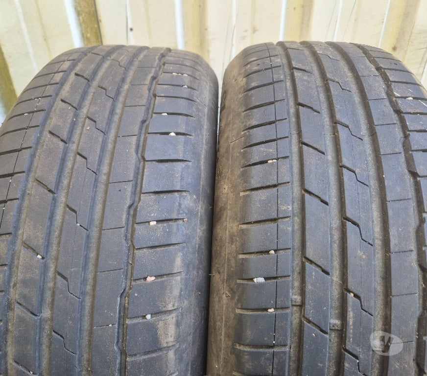 Pièces et services auto Loire St Etienne - Photos Vivastreet 2 pneus été 205 55 17 95W Hankook