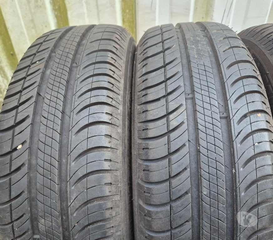 Pièces et services auto Loire St Etienne - Photos Vivastreet 4 roues été Renault ou Peugeot 175 65 14 82T envoi rapide