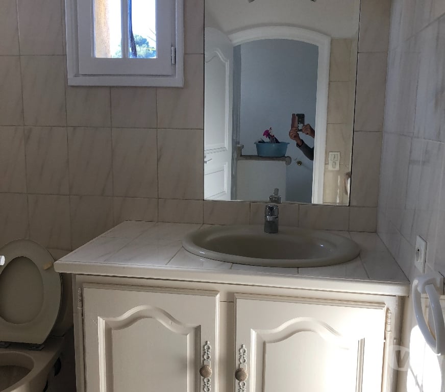 Location maison Alpes-Maritimes Le Cannet - 06110 - Photos Vivastreet Jolie peite maison mitoyenne 2P vide 47m2 en duplex