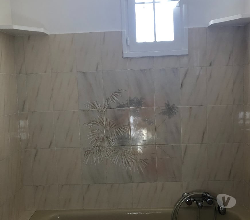 Location maison Alpes-Maritimes Le Cannet - 06110 - Photos Vivastreet Jolie peite maison mitoyenne 2P vide 47m2 en duplex