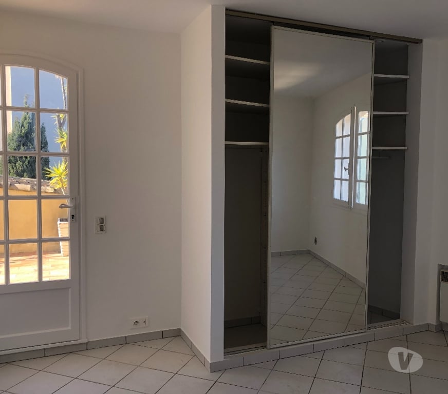 Location maison Alpes-Maritimes Le Cannet - 06110 - Photos Vivastreet Jolie peite maison mitoyenne 2P vide 47m2 en duplex