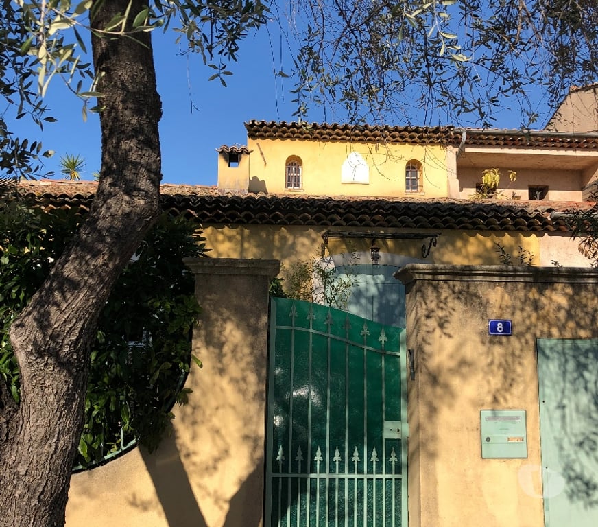 Location maison Alpes-Maritimes Le Cannet - 06110 - Photos Vivastreet Jolie peite maison mitoyenne 2P vide 47m2 en duplex