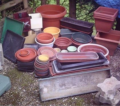 Bricolage - Jardin - Outillage Bouxwiller Bas-Rhin - Photos Vivastreet Jardinières et Pots de Fleurs en plastique