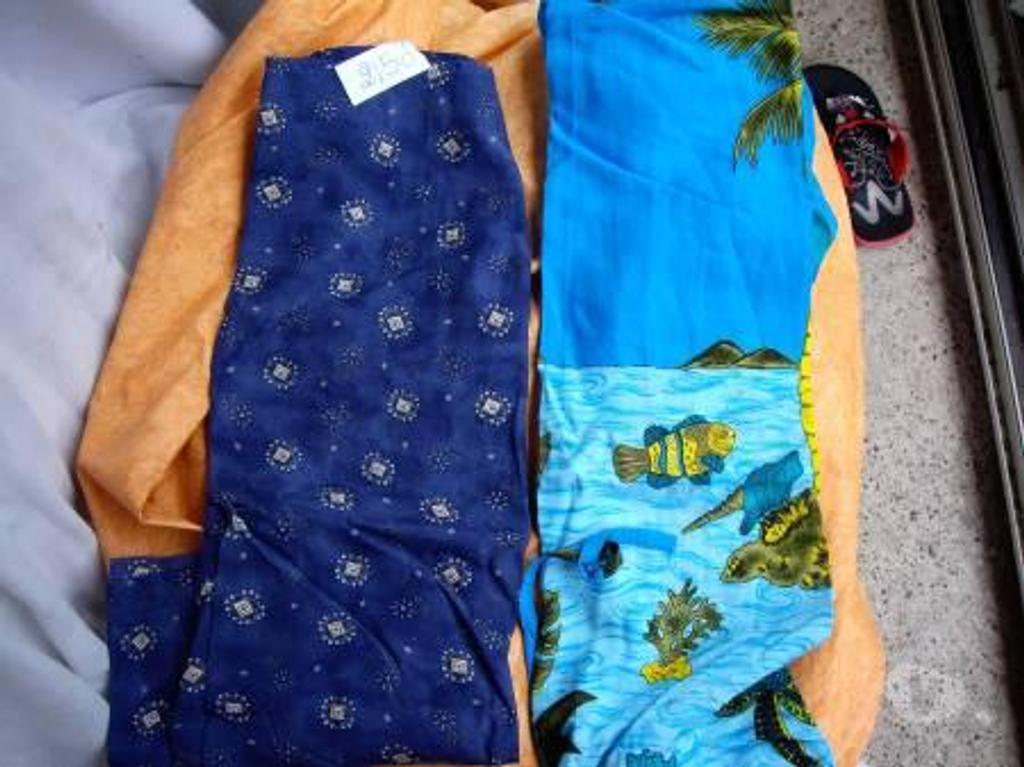 Vêtements occasion Bas-Rhin Bouxwiller - 67330 - Photos Vivastreet Paréos pour plage ou piscine - neufs