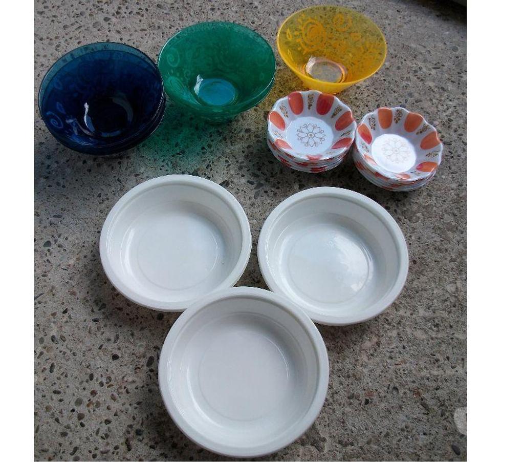 Ameublement & art de la table Bas-Rhin Bouxwiller - 67330 - Photos Vivastreet Diverses VAISSELLES en plastique et en carton - Neufs