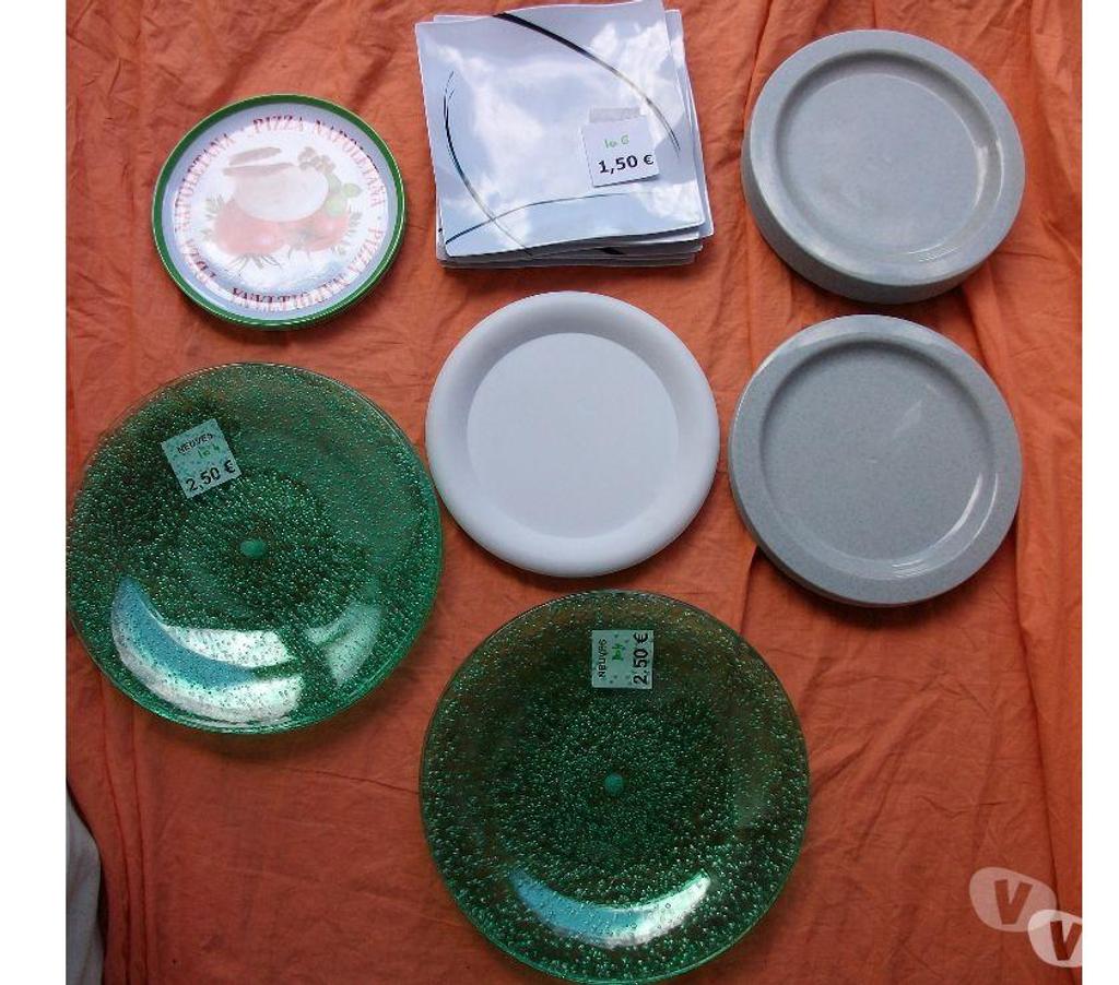 Ameublement & art de la table Bas-Rhin Bouxwiller - 67330 - Photos Vivastreet Diverses VAISSELLES en plastique et en carton - Neufs