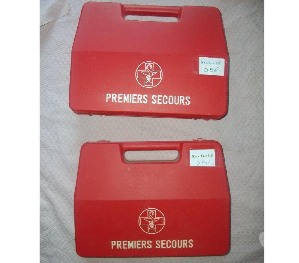 Pièces et services auto Bas-Rhin Bouxwiller - 67330 - Photos Vivastreet 1 Pneu Michelin + Jante origine R4