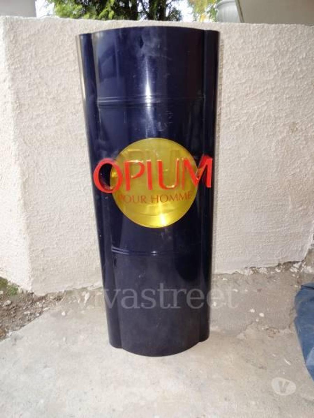 Beauté - Santé Val-d'Oise Bernes sur Oise - 95340 - Photos Vivastreet RARE GEANT OPIUM POUR HOMME YVES SAINT LAURENT 78cm X 30cm