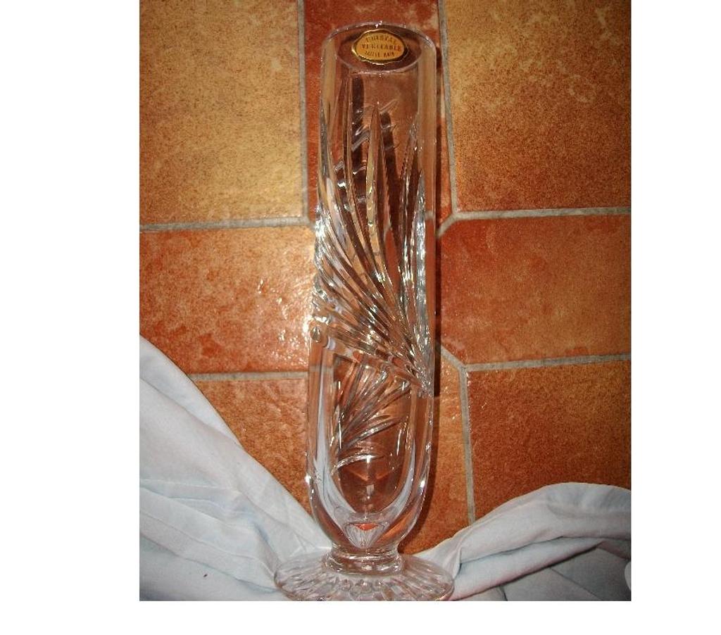 Décoration - art Bas-Rhin Bouxwiller - 67330 - Photos Vivastreet Vase en Cristal Taillé Main à 25 €