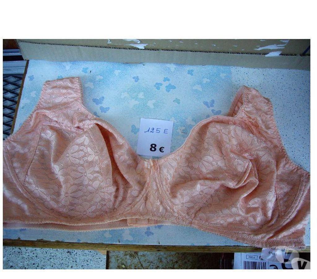 Vêtements occasion Bas-Rhin Bouxwiller - 67330 - Photos Vivastreet Soutien-Gorges Bonnet E (105 à 125E)