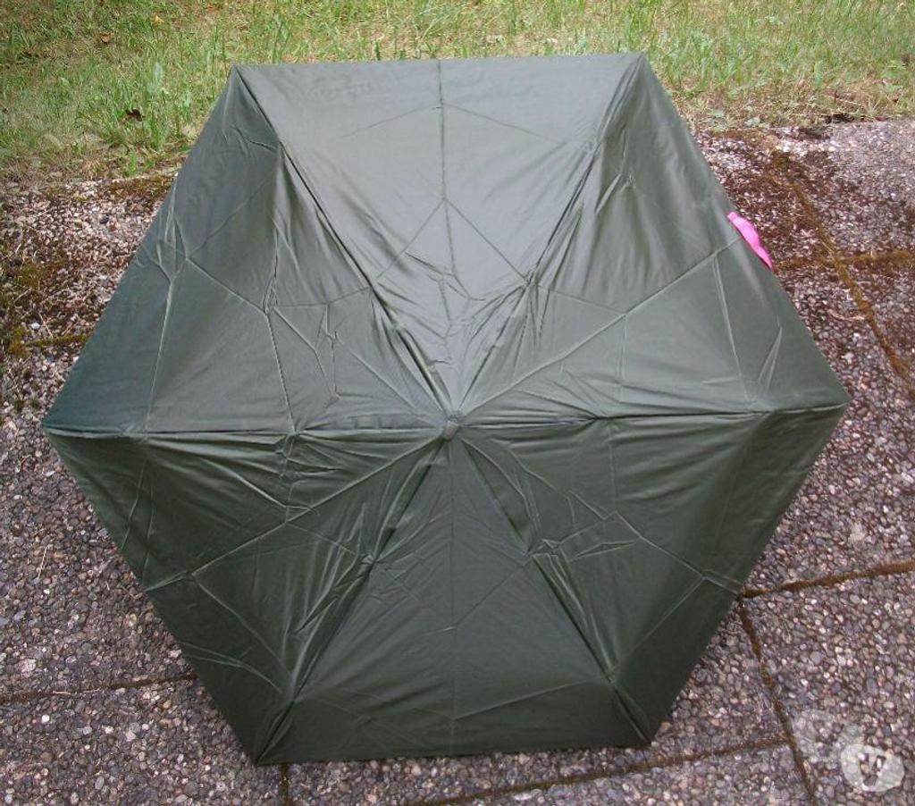 Accessoires - Bagagerie Bas-Rhin Bouxwiller - 67330 - Photos Vivastreet Divers Parapluies et Parapluies Canne - Neufs à 2 € pc