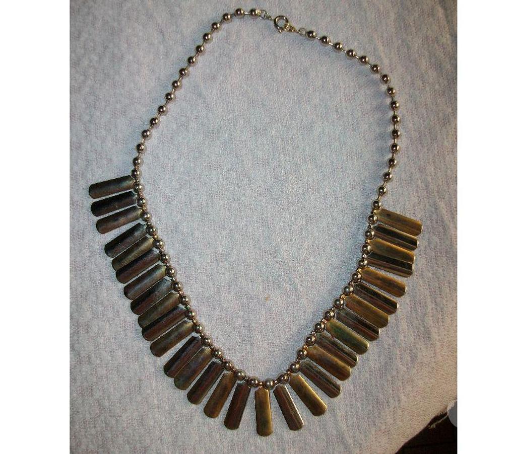Bijoux occasion Bas-Rhin Bouxwiller - 67330 - Photos Vivastreet Colliers Pacotille de 0,30 € à 1 €