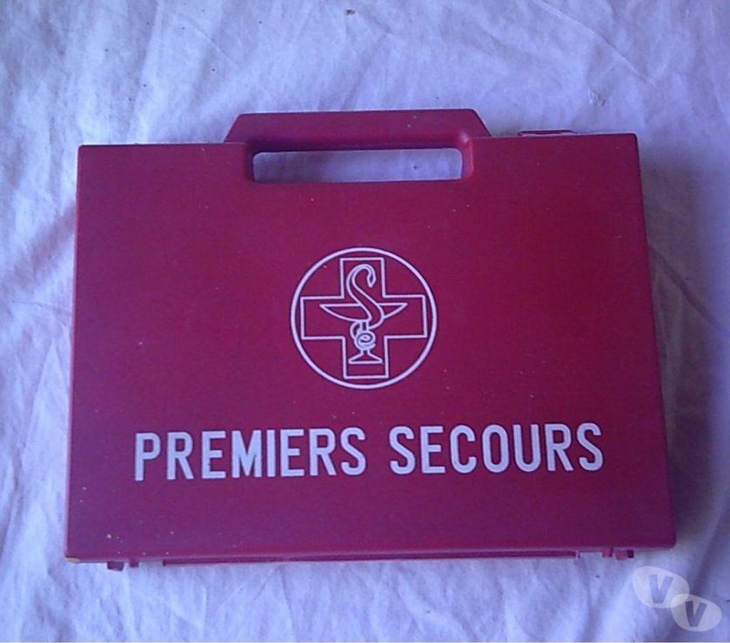Beauté - Santé Bas-Rhin Bouxwiller - 67330 - Photos Vivastreet Diverses Pochettes Trousse et Valisette de Secours