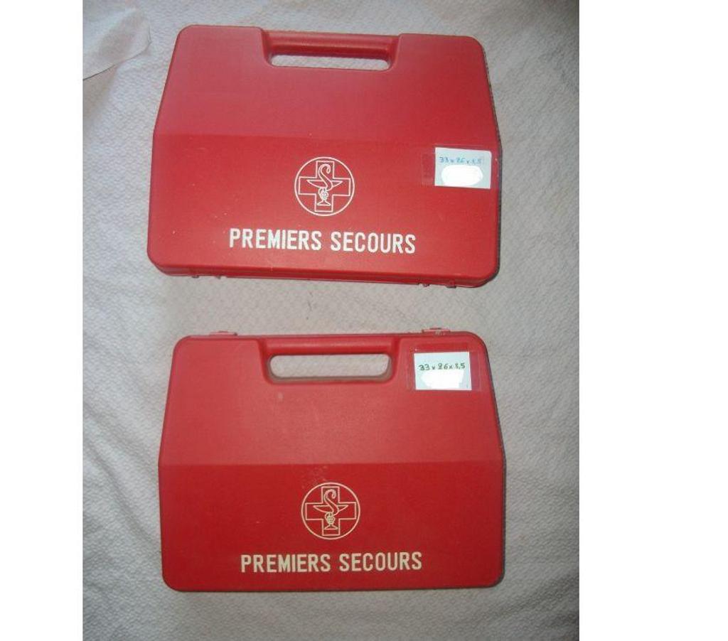 Beauté - Santé Bas-Rhin Bouxwiller - 67330 - Photos Vivastreet Diverses Pochettes Trousse et Valisette de Secours