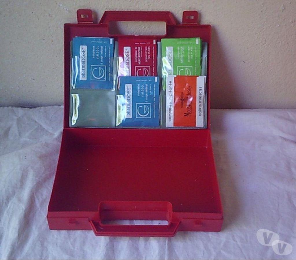 Beauté - Santé Bas-Rhin Bouxwiller - 67330 - Photos Vivastreet Diverses Pochettes Trousse et Valisette de Secours