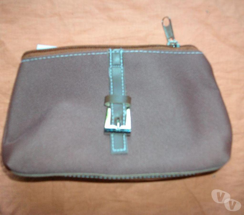 Accessoires - Bagagerie Bas-Rhin Bouxwiller - 67330 - Photos Vivastreet TROUSSES de MAQUILLAGE à 0,50 € pc
