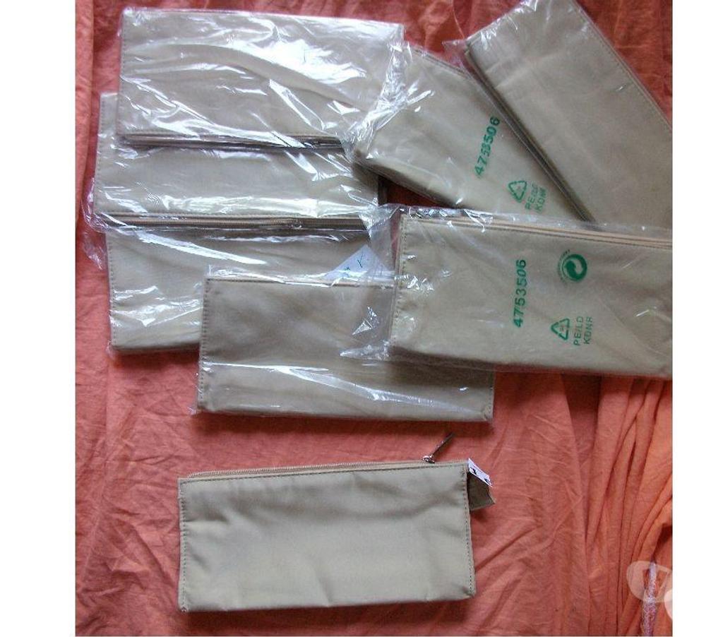 Accessoires - Bagagerie Bas-Rhin Bouxwiller - 67330 - Photos Vivastreet Trousses de TOILETTE Femme de 0,35 € à 1 €