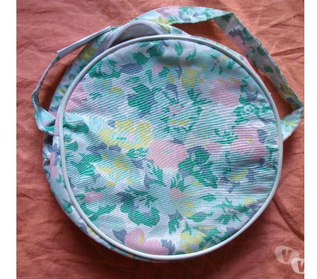 Accessoires - Bagagerie Bas-Rhin Bouxwiller - 67330 - Photos Vivastreet Trousses de TOILETTE Femme de 0,35 € à 1 €