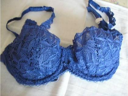 Vêtements occasion Colmar Haut-Rhin - Photos Vivastreet soutien-gorge corbeille 90C Allande