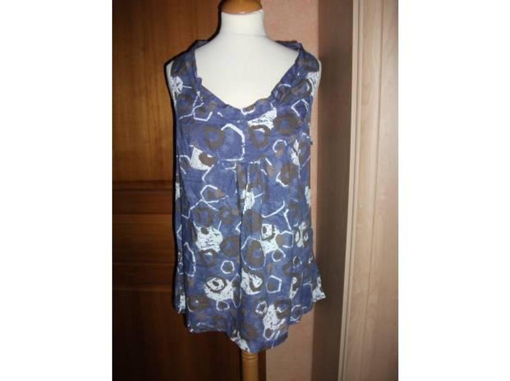 Vêtements occasion Haut-Rhin Colmar - 68000 - Photos Vivastreet Tunique taille 42 Lady Captain
