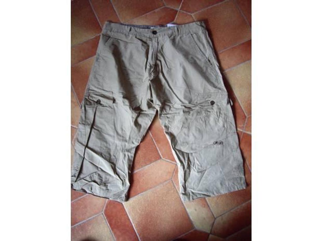 Vêtements occasion Bas-Rhin Bouxwiller - 67330 - Photos Vivastreet Bermudas pour Homme de 1 € à 3 €