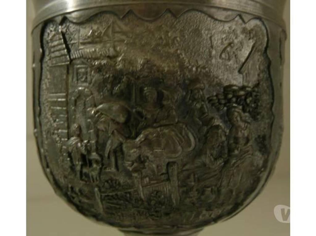 Collection Seine-et-Marne Meaux - 77100 - Photos Vivastreet CALICE ou CIBOIRE en étain