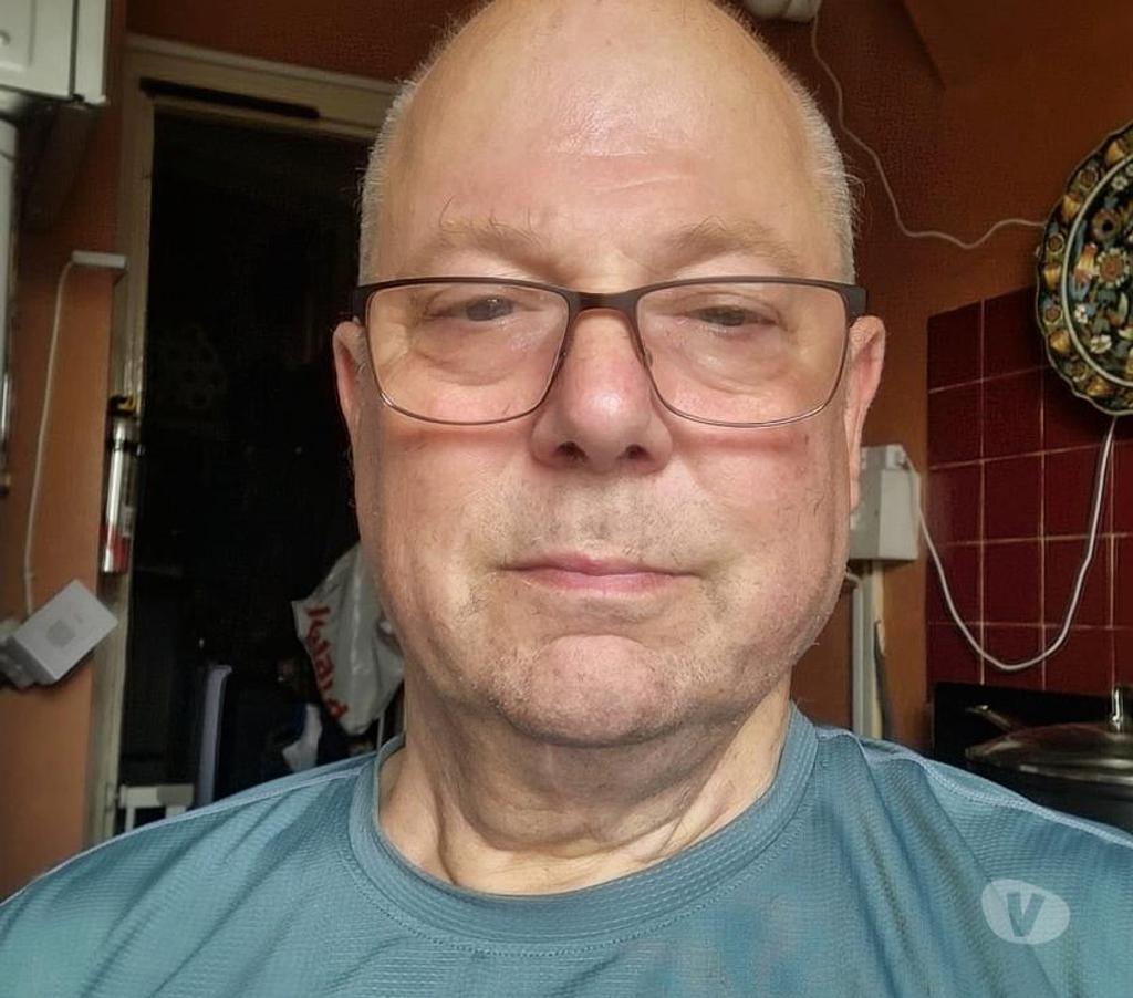 Gay Dating East London Leytonstone - East London - Photos for Gay Guy looking for Young Slim 18-25 ( pref SMOOTH)