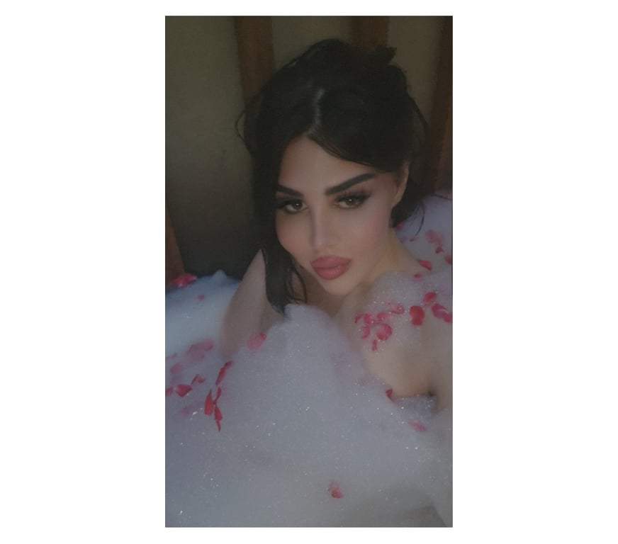 Escorts West Sussex Crawley - Photos for GLAMOROUS HOT TRANSEXUAL