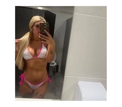 Escorts Cricklewood North West London - Photos for London Escort 💎 Exclusive Outcall Experience 🏨