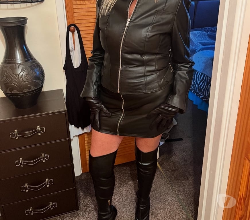 Escorts Kent Medway - Kent - Photos for SEXY BLONDE BABE MEDWAY KENT 07860 665661