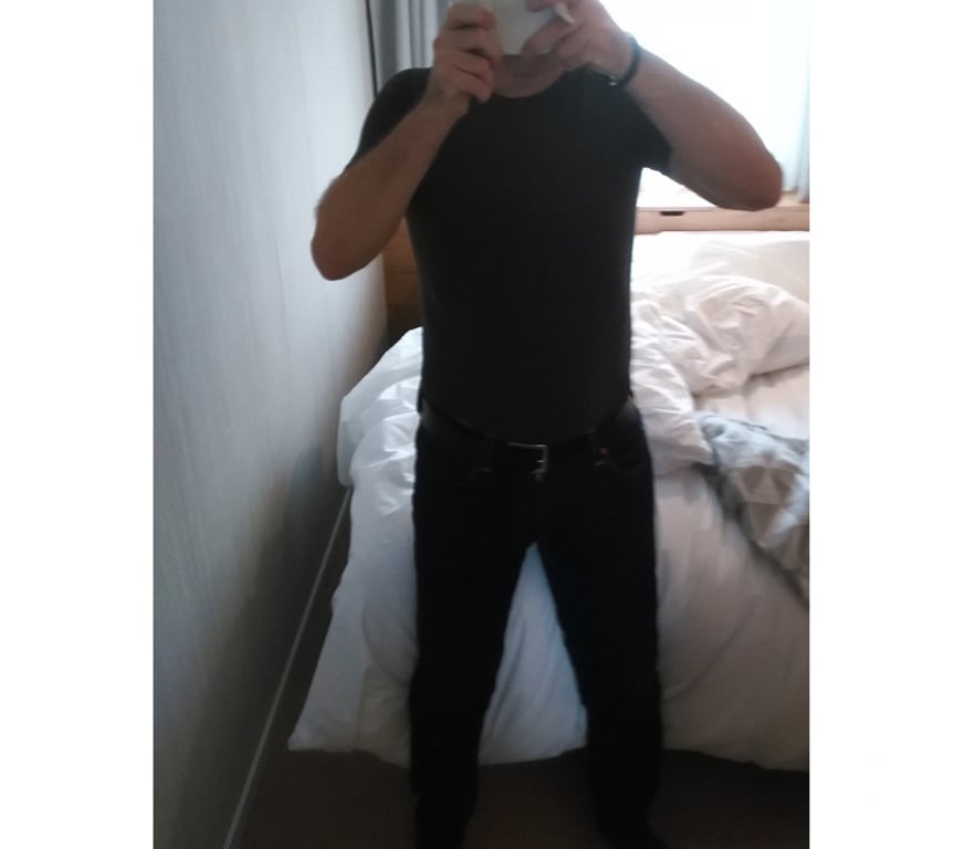 Local Swingers North West London Frognal - North West London - Photos for Genuine older guy looking for a younger Top genuine Guy