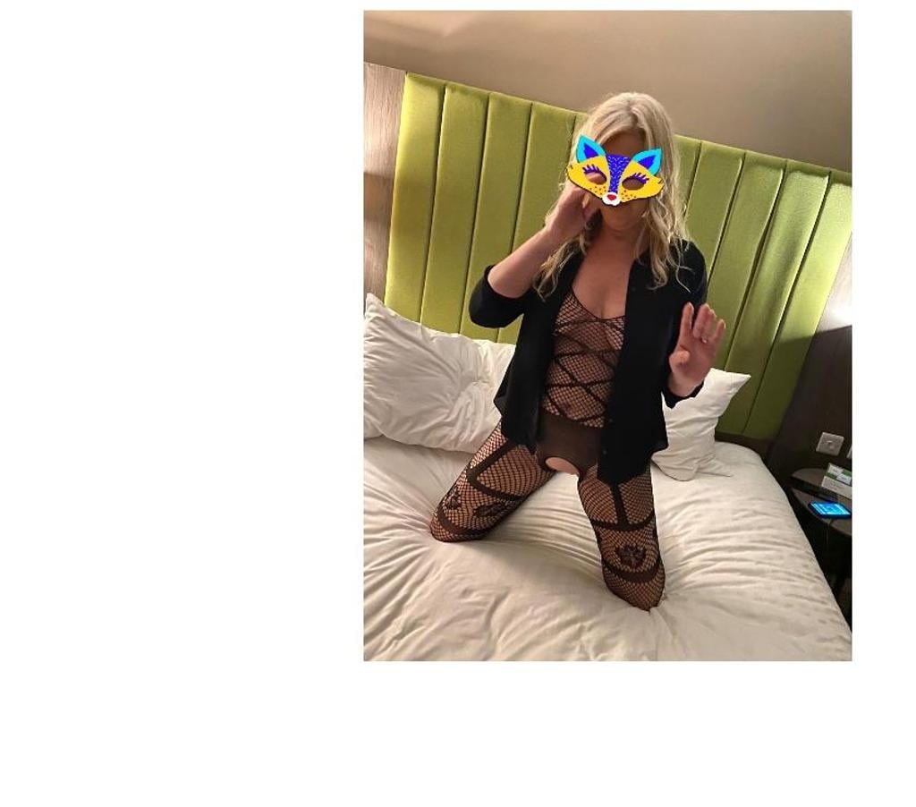 Escorts West Midlands Wolverhampton - Photos for *** Elegant Blonde MILF *** Wolverhampton WV1